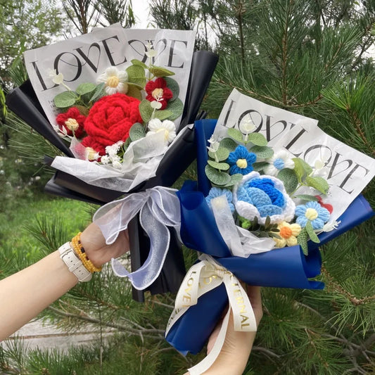 Szydełkowe Serce – Ręcznie Robione Kwiaty w Ozdobnym Pudełku